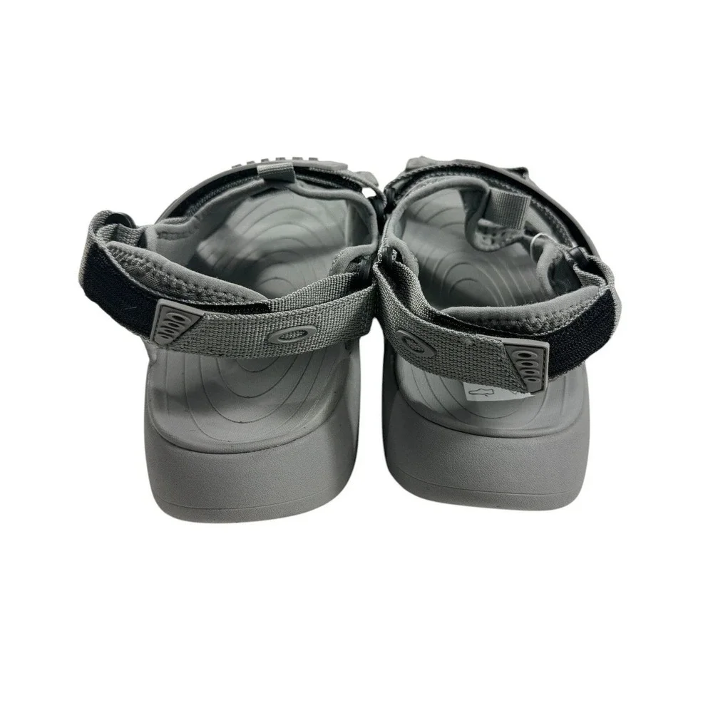 Oakley new without